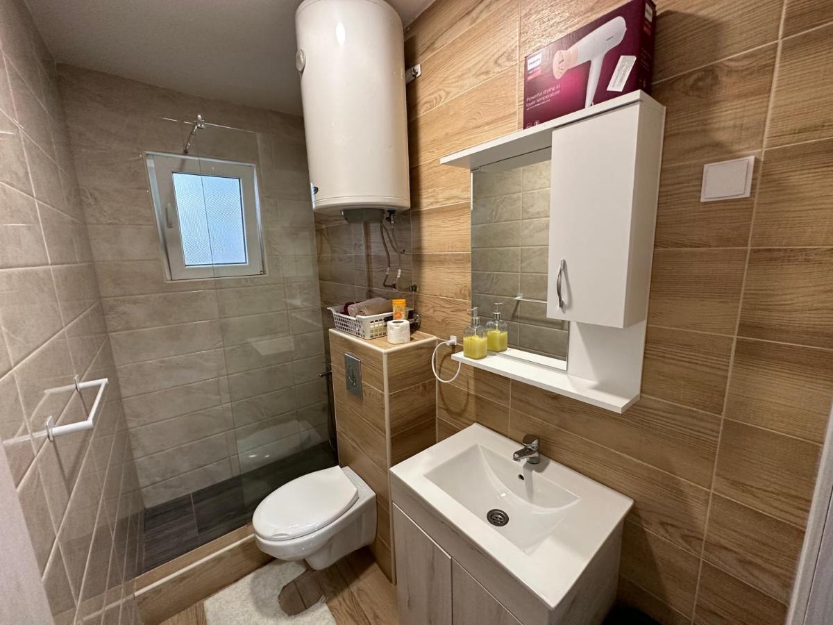 Vucinic Studio Apartment Cetinje Exteriör bild